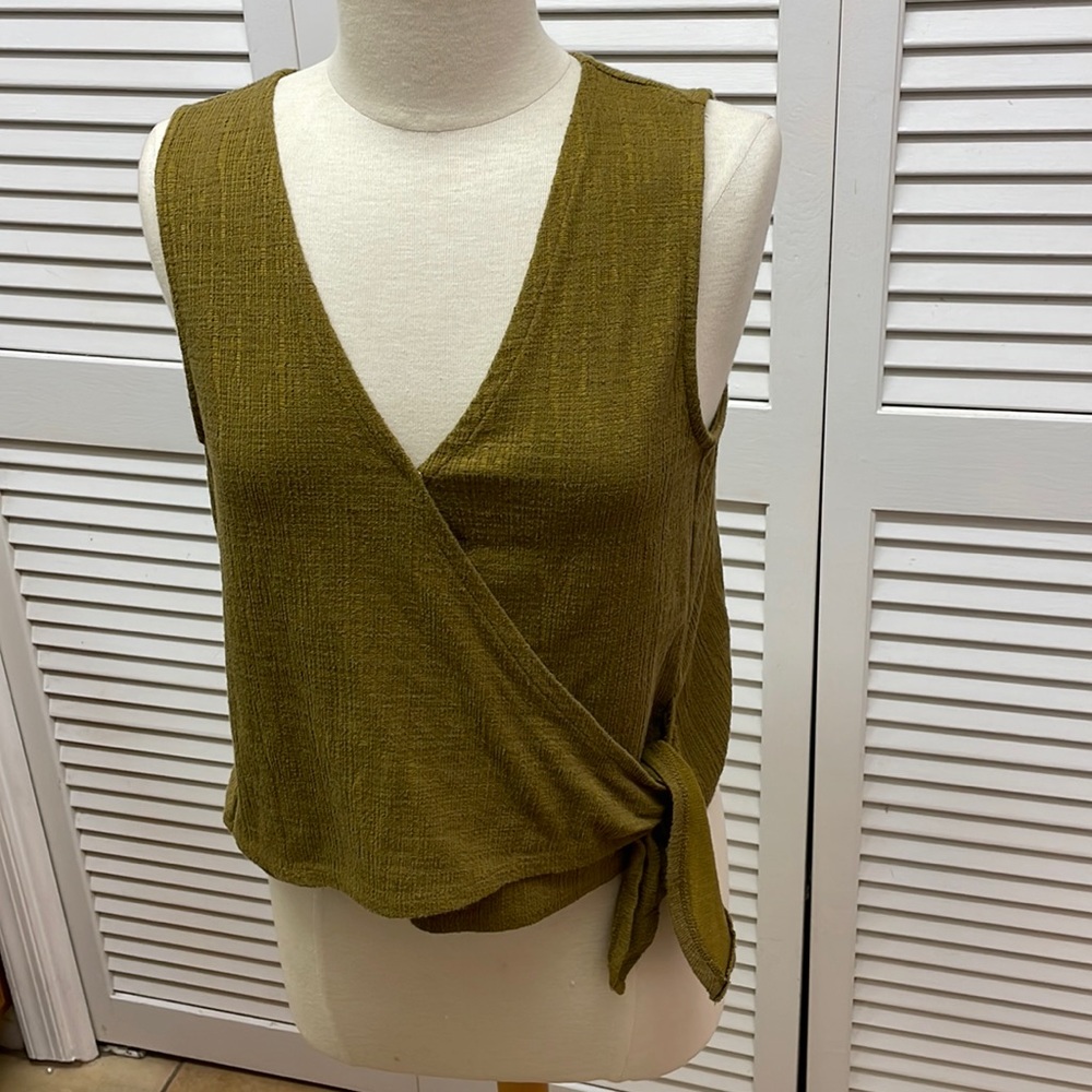 Texture & Thread Olive Green Vest Tank Top Size Tie Size Medium